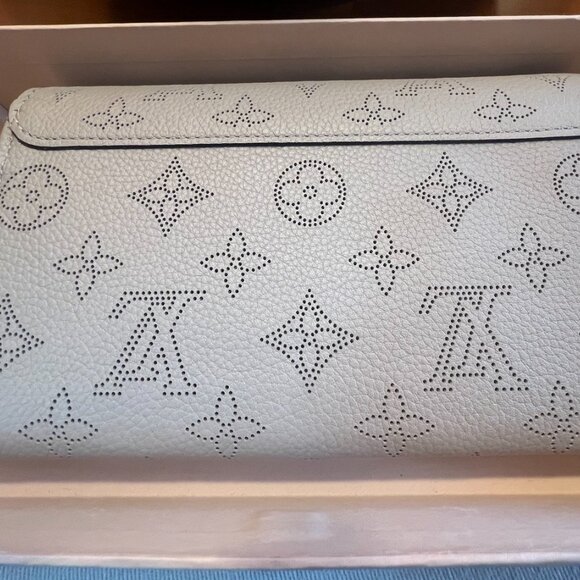 ✨Louis Vuitton Mahina Portefeuille Iris Long Wallet – M60144 | Brand New - Picture 3 of 9